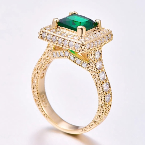 🎀18k Princess Emerald Diamond Halo Ring - Picture 4 of 7